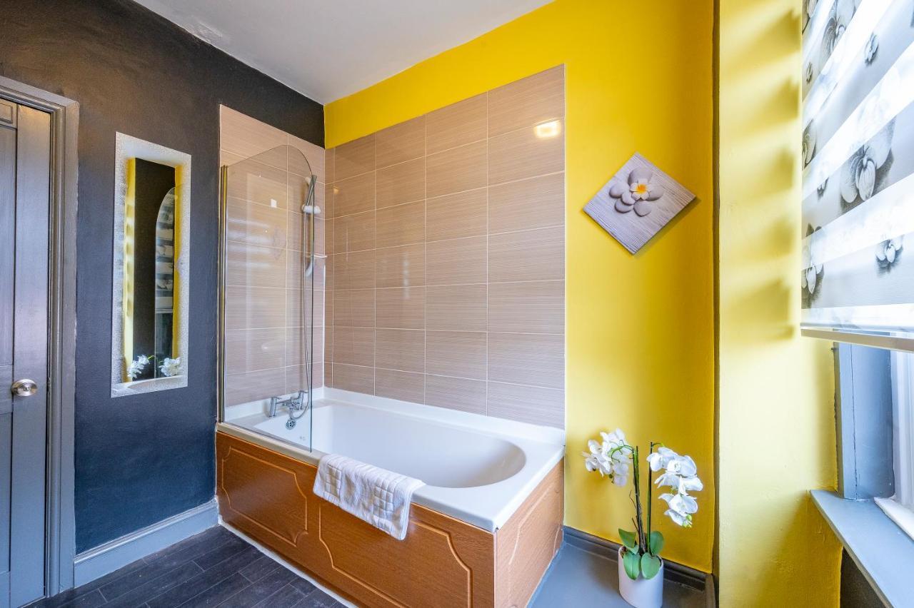 *1Es* For Your Most Relaxed & Cosy Stay + Free Parking + Free Fast Wifi * 리즈 외부 사진